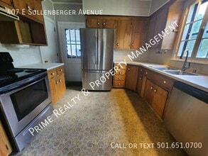 407 Sullenberger Ave in Malvern, AR - Foto de edificio - Building Photo