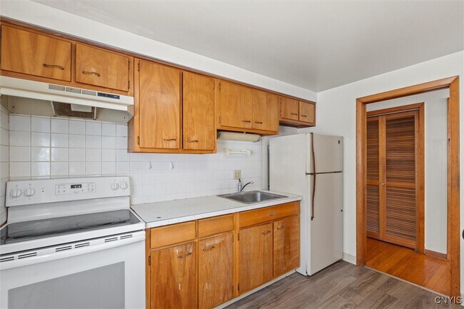202 Ostrom Ave in Syracuse, NY - Building Photo - Building Photo