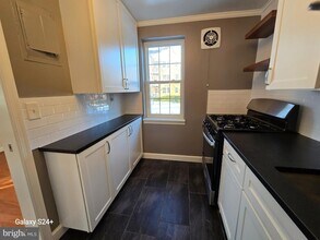 6618 Boulevard View, Unit A1 in Alexandria, VA - Building Photo - Building Photo