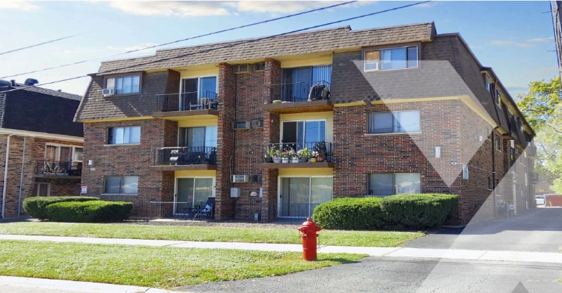 9826 Sayre Ave in Chicago Ridge, IL - Building Photo