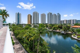 16500 Collins Ave, Unit 1752 in Sunny Isles Beach, FL - Building Photo - Building Photo