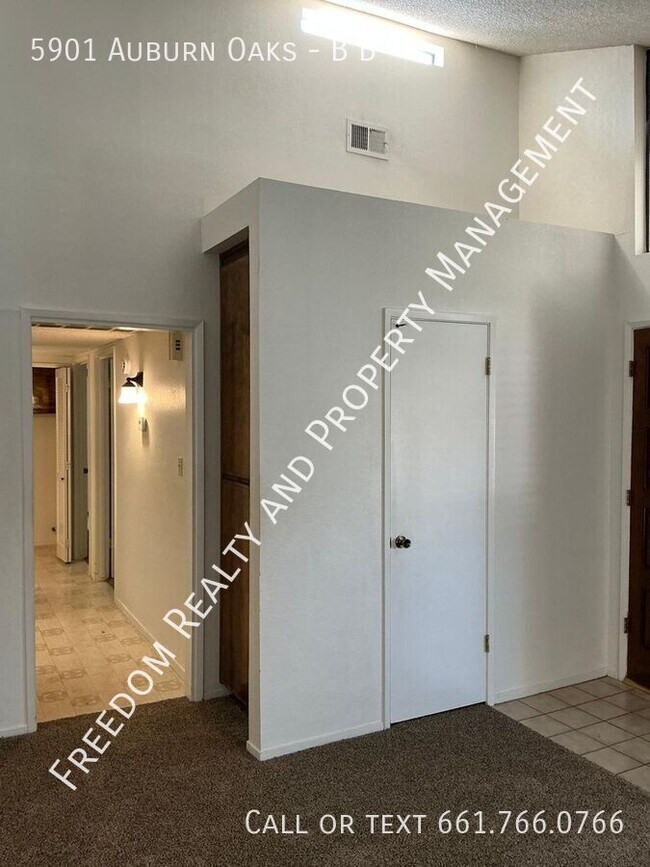 5901 Auburn Oaks Dr in Bakersfield, CA - Building Photo - Building Photo