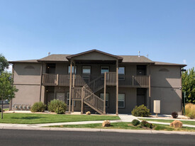 Campus View Suites in Grand Junction, CO - Building Photo
