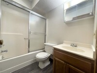 418 S Van Buren St, Unit 1 - 4