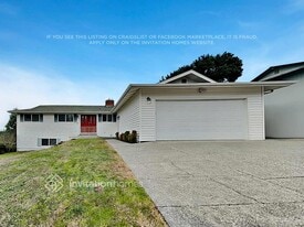 2401 N Narrows Dr in Tacoma, WA - Building Photo