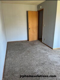 880 E Michigan Ave photo'