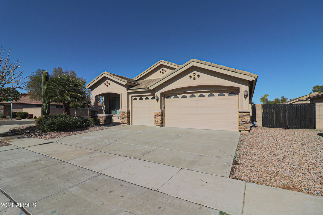 8754 W Palmaire Ave in Glendale, AZ - Building Photo