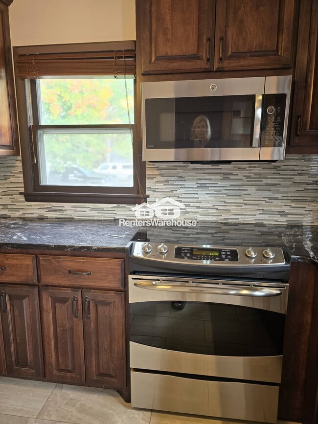 810 3rd Ave E in Shakopee, MN - Building Photo - Building Photo