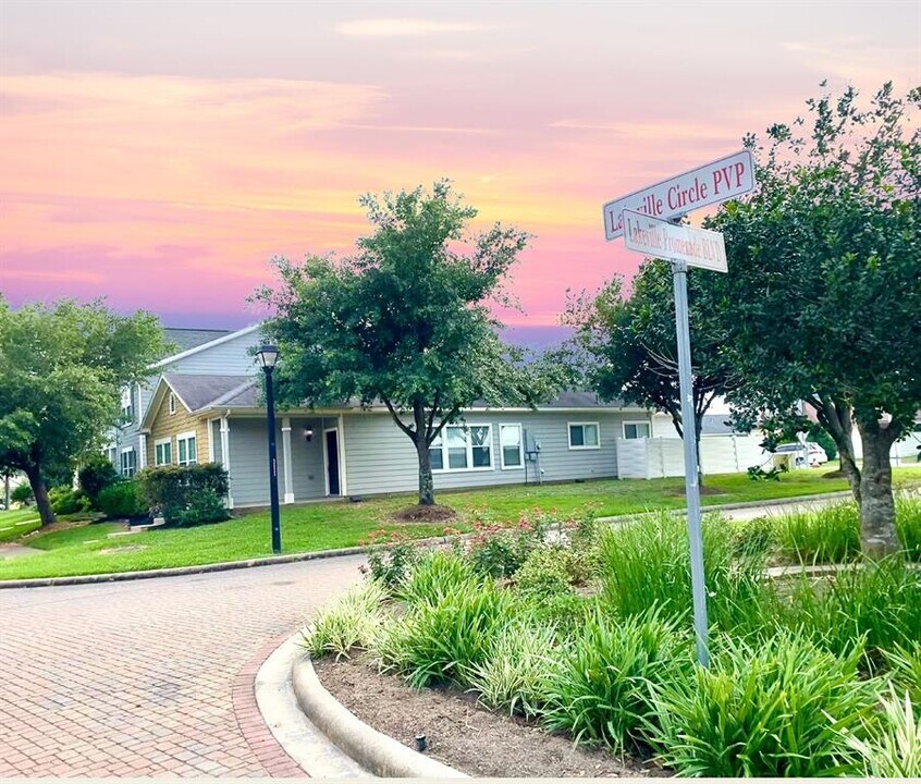 6222 Settlers Lake Cir E in Katy, TX - Building Photo