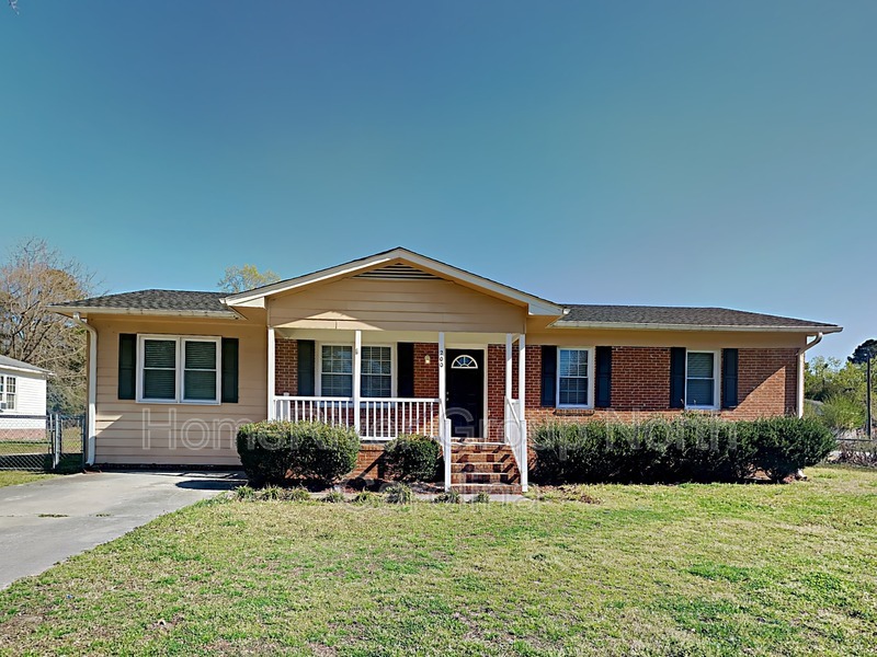 200 Old Farm Rd in Smithfield, NC - Building Photo