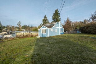 2506 NE Franklin St in Bremerton, WA - Building Photo