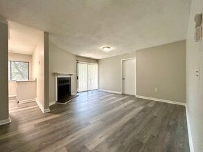 4806 Spring Lake Dr in Charlotte, NC - Building Photo - Building Photo