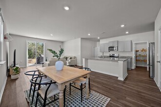 107 Delray Ct in Sneads Ferry, NC - Building Photo - Building Photo