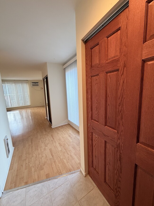 1970 Cherry Ln in Northbrook, IL - Building Photo - Building Photo