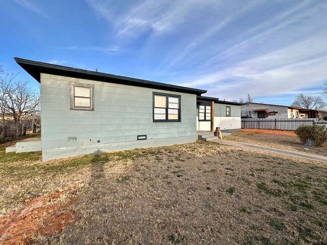 3120 Chestnut Ave in Odessa, TX - Building Photo - Building Photo