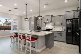 1008 Gunnison Dr in Roseville, CA - Building Photo - Building Photo