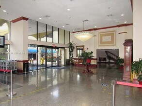 7601 E Treasure Dr in North Bay Village, FL - Building Photo - Building Photo