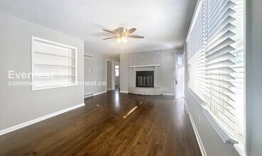 11330 E 24th St S in Independence, MO - Building Photo - Building Photo