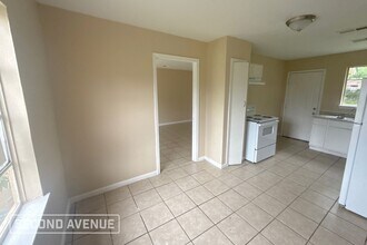 9117 Oak Knoll Ln in Houston, TX - Building Photo - Building Photo
