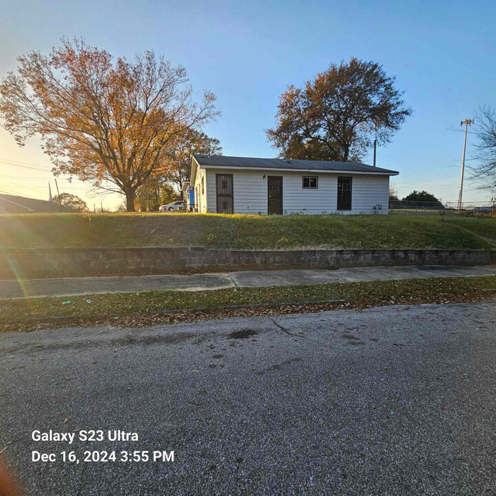 800 Robinson St in Montgomery, AL - Building Photo