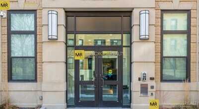128 Hemenway St, Unit 201 in Boston, MA - Building Photo - Building Photo