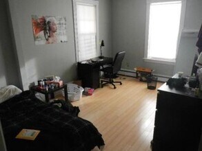 243 Northampton St, Unit 1 in Boston, MA - Foto de edificio - Building Photo