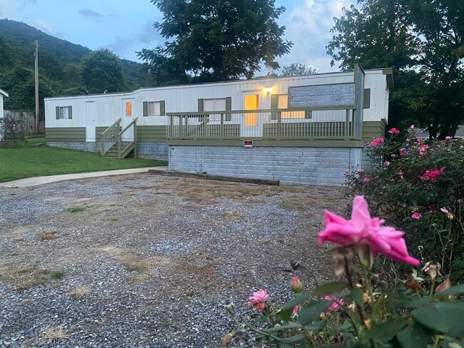 property at 11 Shovel Head Dr