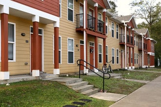 Villa Lucia, LLC in Tallahassee, FL - Building Photo - Building Photo