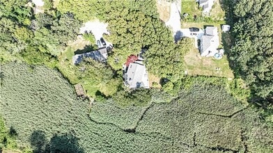 2 Buckingham St in Barrington, RI - Building Photo - Building Photo