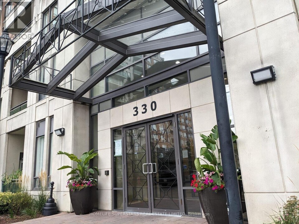 330 Red Maple Rd in Richmond Hill, ON - Building Photo