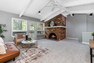 2109 W 5th Ave in Columbus, OH - Foto de edificio - Building Photo