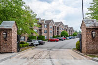 East Gate of Nutley in Nutley, NJ - Foto de edificio - Building Photo