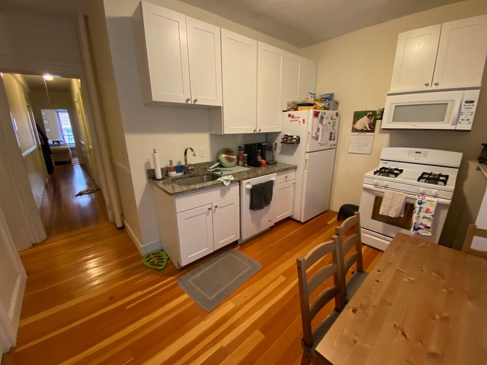 53 Joy St, Unit 4 in Boston, MA - Foto de edificio