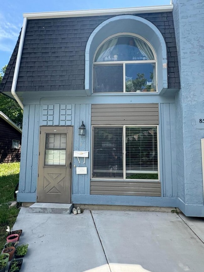 property at 850 E 275 N