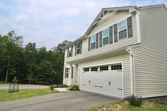 4321 Zenith Ln in South Park, PA - Building Photo - Building Photo