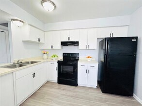 3101 Ave V NW in Winter Haven, FL - Foto de edificio - Building Photo