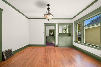 2712 Iron St in Bellingham, WA - Building Photo - Building Photo