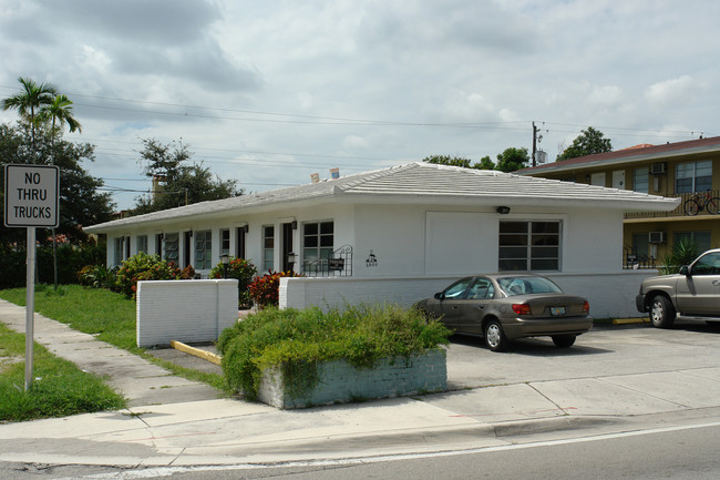 6500 W Flagler St in Miami, FL - Foto de edificio - Building Photo