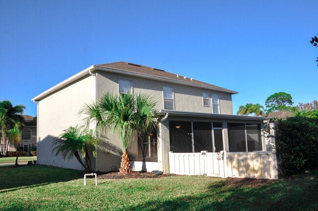 5855 Orangewood Ln in Vero Beach, FL - Foto de edificio - Building Photo