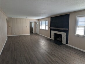 1710 W Windsor Rd in Champaign, IL - Building Photo - Building Photo