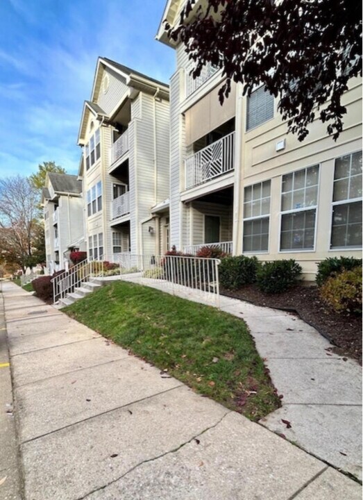 8009 Township Dr in Owings Mills, MD - Building Photo