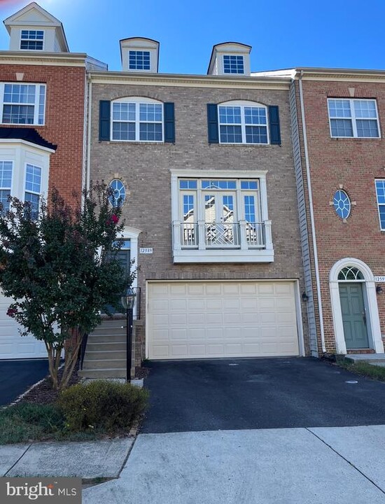 12589 Royal Wolf Pl in Fairfax, VA - Building Photo