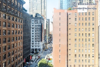 161 W 54th St in New York, NY - Building Photo - Building Photo