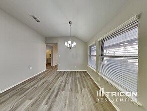 1082 Roundrock Dr in Saginaw, TX - Building Photo - Building Photo