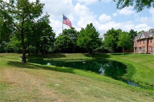1001 Krenek Tap Rd, Unit 402 in College Station, TX - Building Photo