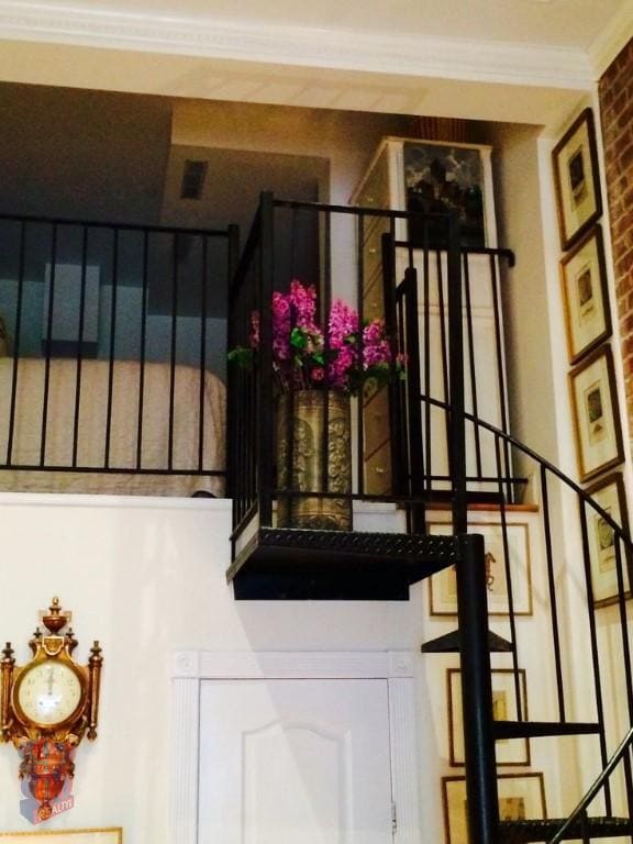 7 E 75th St in New York, NY - Foto de edificio - Building Photo