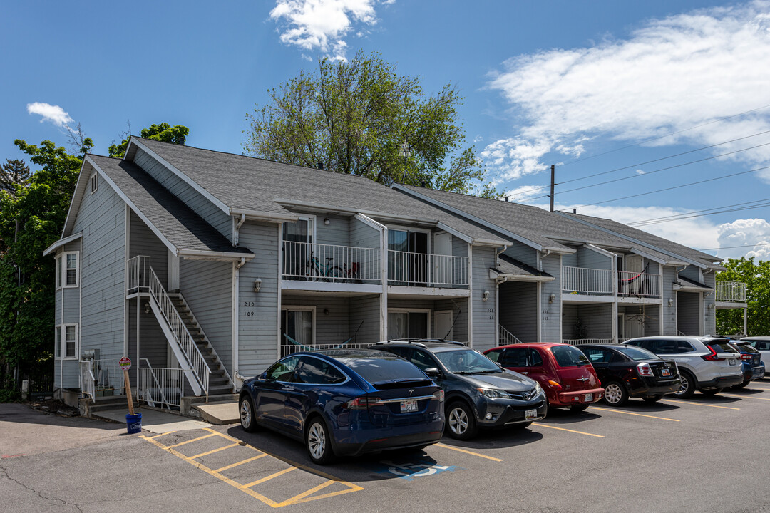 Mountain Wood Apartments in Provo, UT - Building Photo