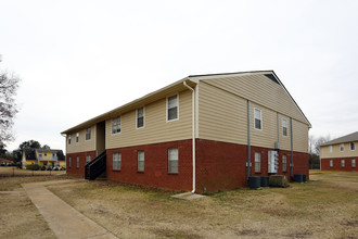 Canton Estates in Canton, MS - Building Photo - Building Photo