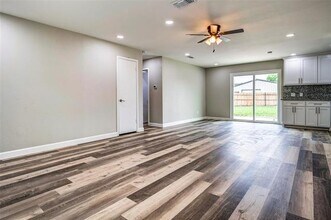 809 Michelle Dr in Everman, TX - Building Photo - Building Photo