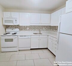 101 Monmouth St in Brookline, MA - Building Photo - Building Photo